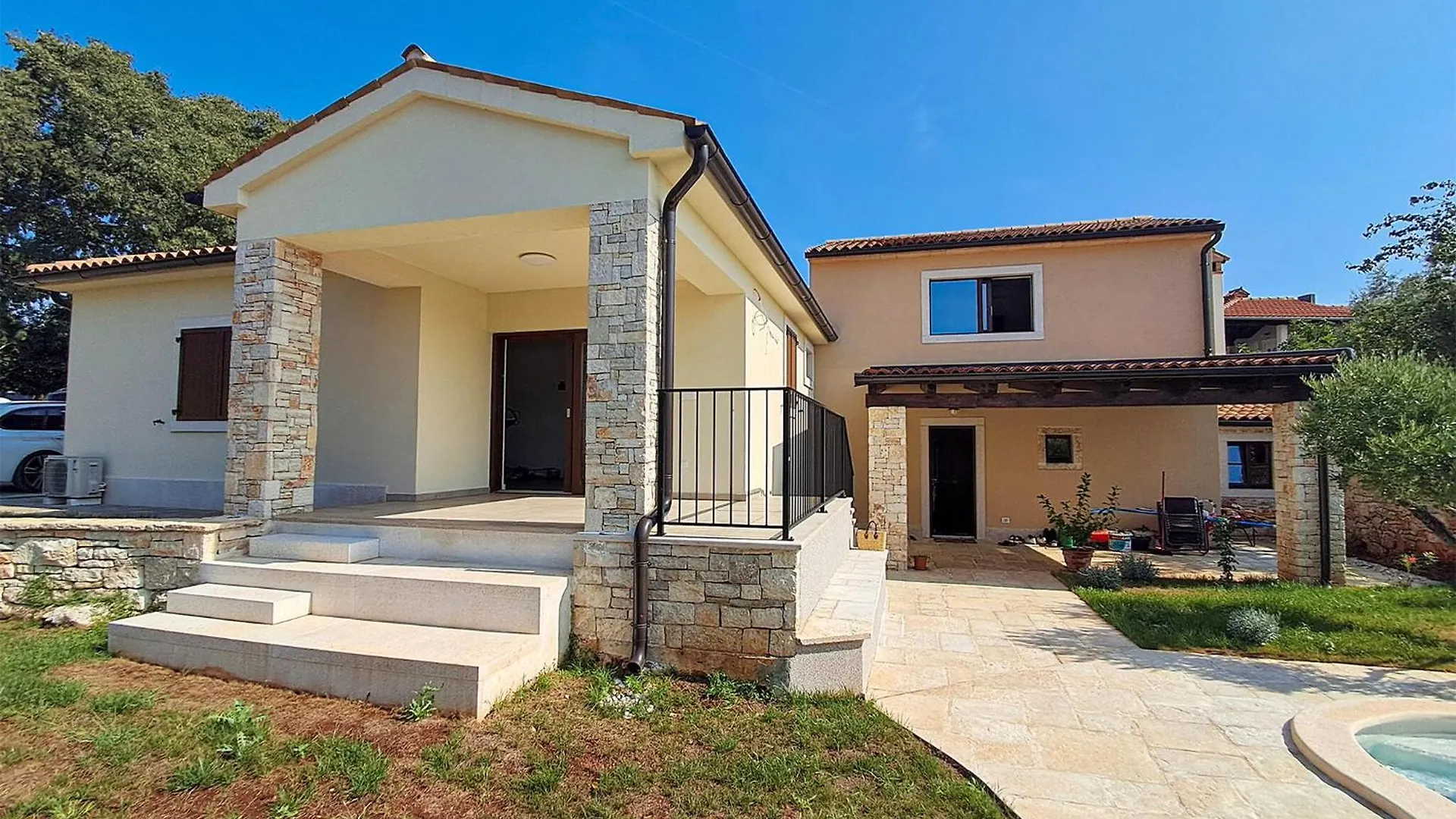 Holiday home Beautiful Home In Bale With Outdoor Swimming Pool