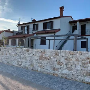 Apartment & Piutti, Bale